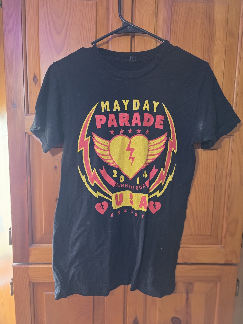 Mayday Parade Black Graphic Tee - Yellow & Red Heart Design